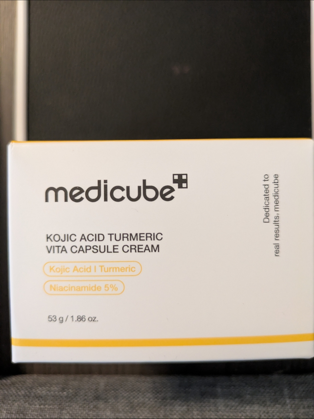 Kojic Acid Turmeric Vita Capsule Cream - White & Yellow